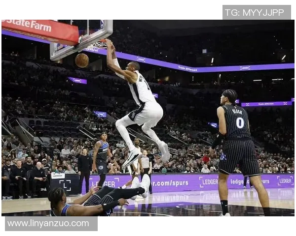 文班亚马法国国家队首场比赛狂砍27分震撼意大利引发NBA球探高度关注