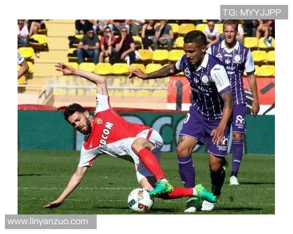 格勒诺布尔与圣红星的激烈对决揭示法甲新赛季的竞争格局与球队实力分析