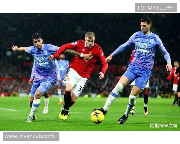 波多尔与根特的精彩对决揭示了欧洲足球的激烈竞争与战术博弈 波多尔与根特的精彩对决揭示了欧洲足球的激烈竞争与战术博弈