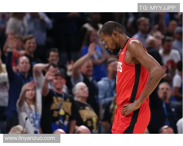 火箭与骑士在NBA夏季联赛中激战正酣新星球员表现引人瞩目 火箭与骑士在NBA夏季联赛中激战正酣新星球员表现引人瞩目