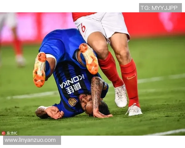 苏宁与恒大激战正酣精彩瞬间回顾与赛场图片分享