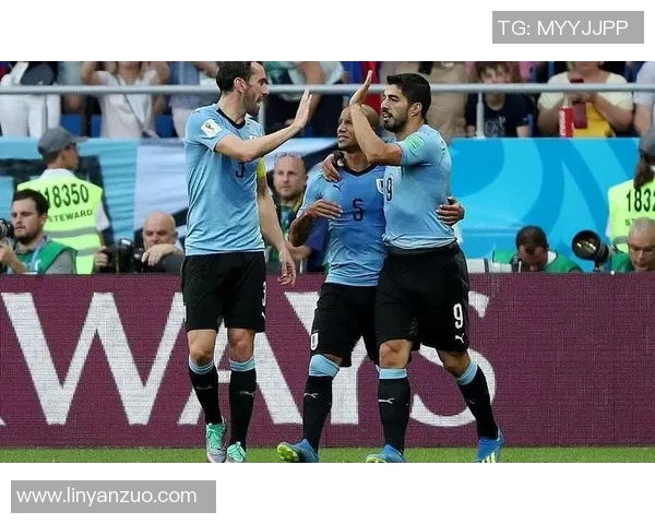 西班牙小组赛对决乌拉圭球队的精彩较量与战术分析