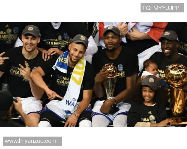 勇士与骑士NBA决赛总分对决回顾及精彩瞬间分析